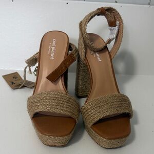 Cool planet by Steve Madden Tan Platform Sandals